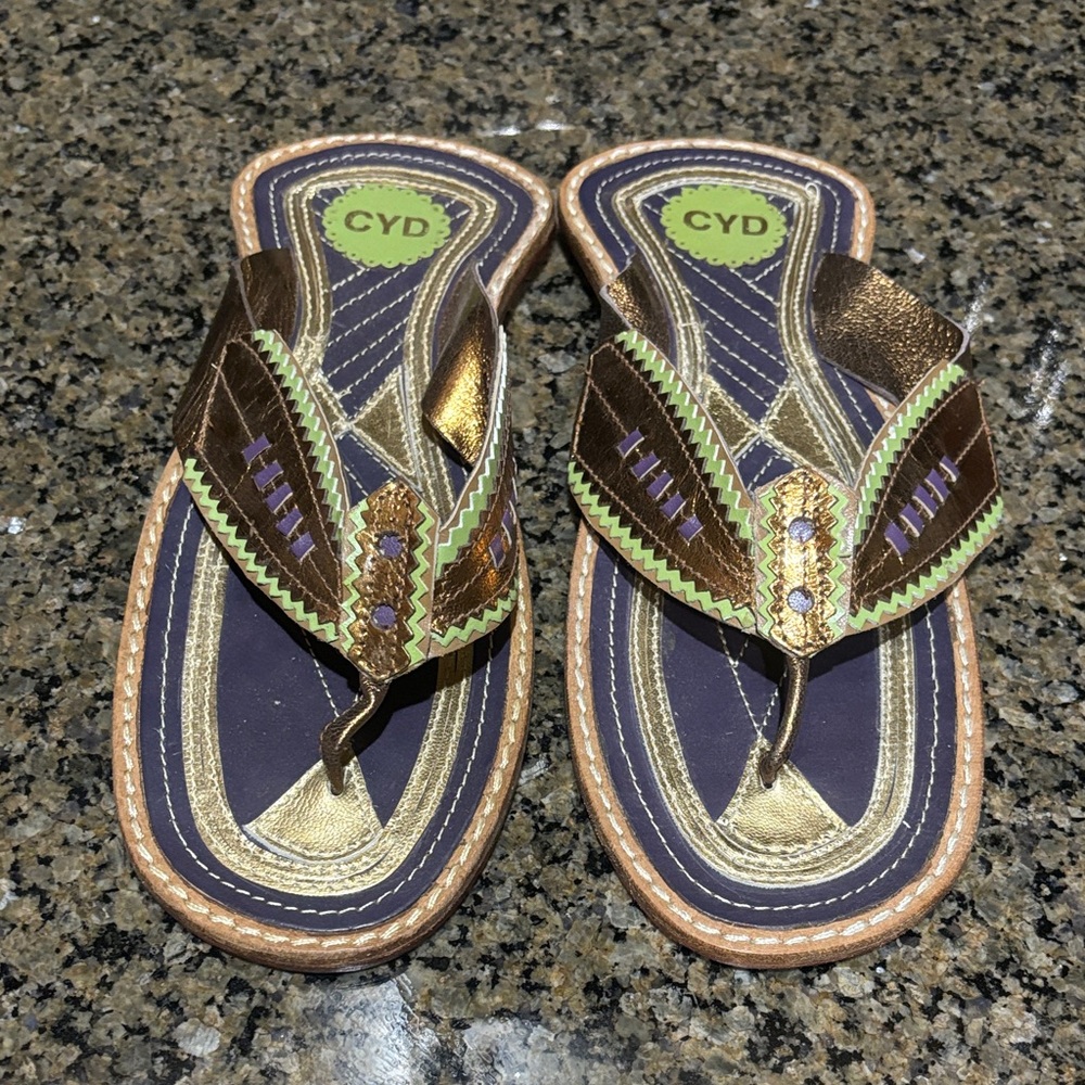 CYD, Cydney Mandel Women's leather thong Sandals